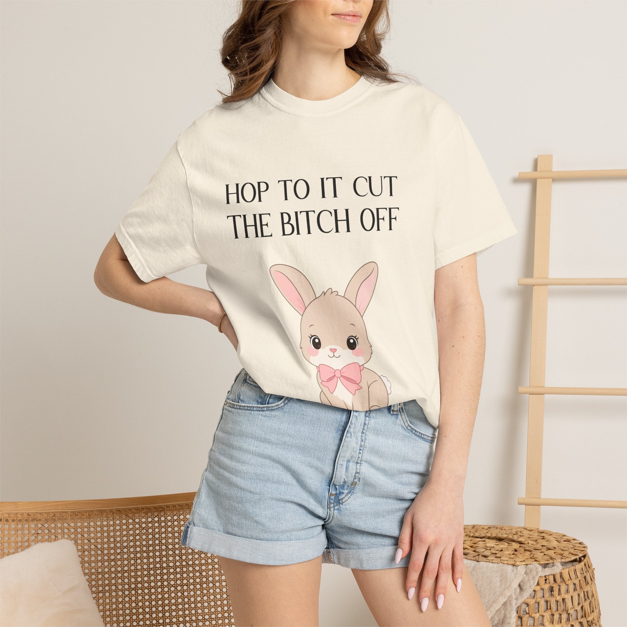 T-shirt « Bunny 'Hop To It Cut The Bitch Off' »
