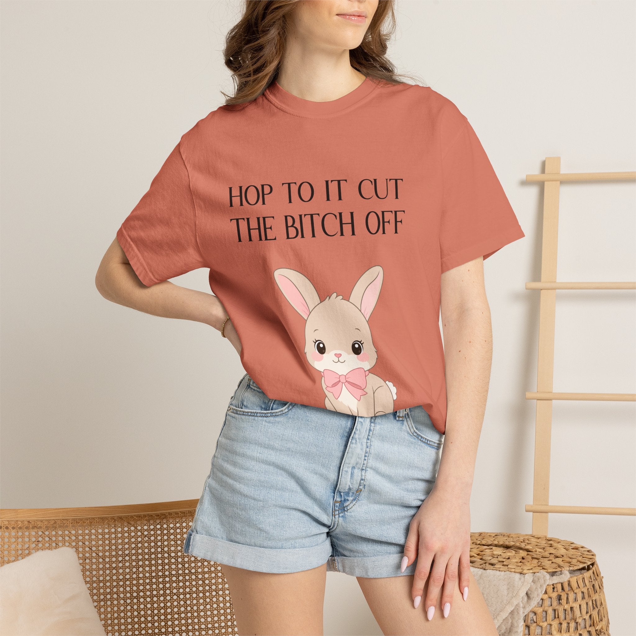 T-shirt « Bunny 'Hop To It Cut The Bitch Off' »